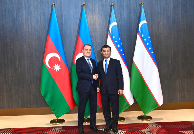 Azerbaijani FM meets with Uzbek counterpart