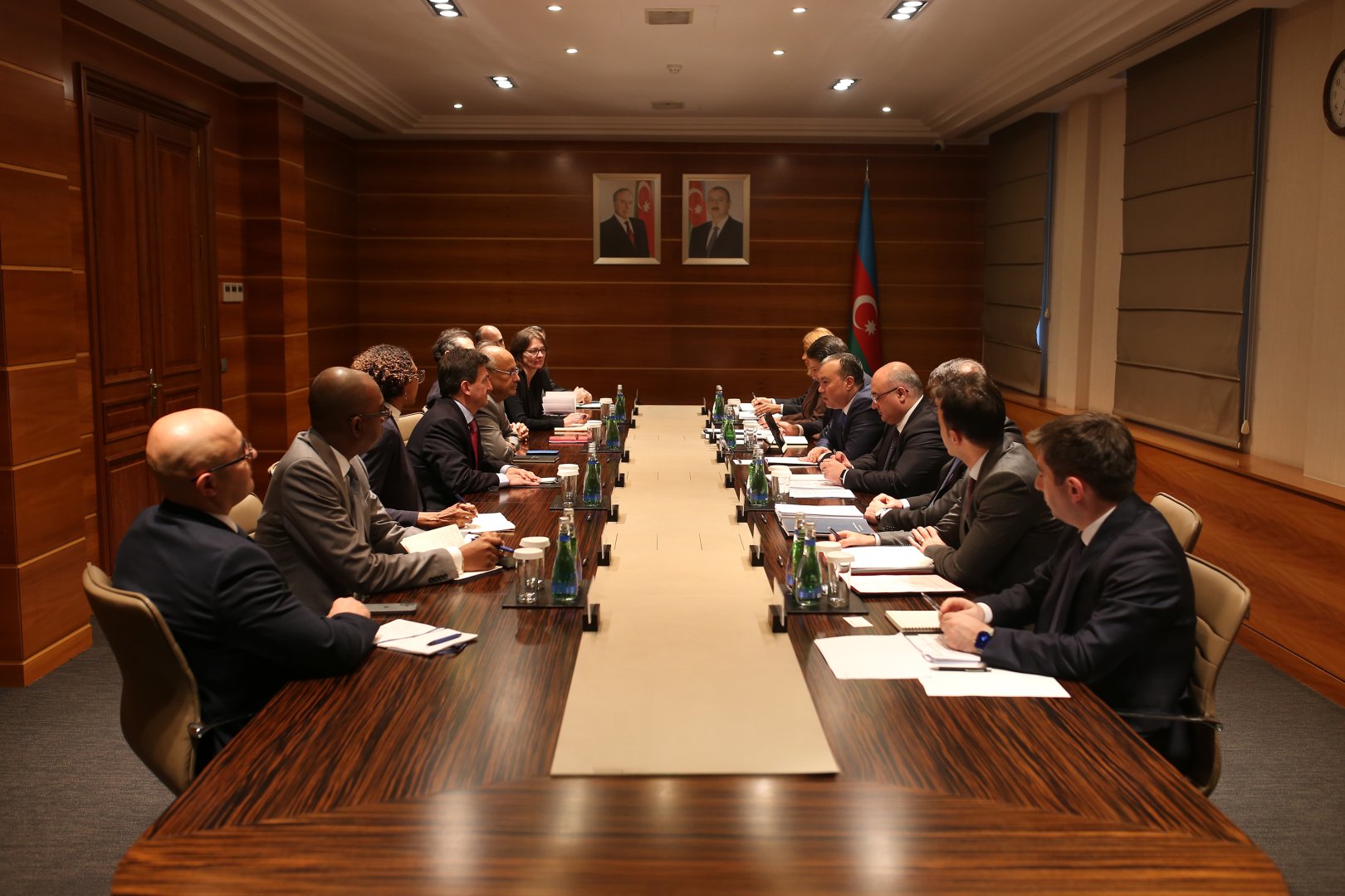 Azerbaijan, World Bank discuss cooperation in financial management (PHOTO)