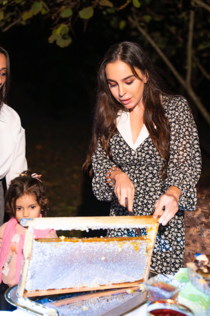 Heydar Aliyev Foundation VP Leyla Aliyeva visits participant of "Young Beekeeper" project in Gabala district (PHOTO)