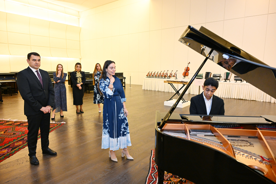 Presentation of musical instruments acquired with support from Heydar Aliyev Foundation held (PHOTO)