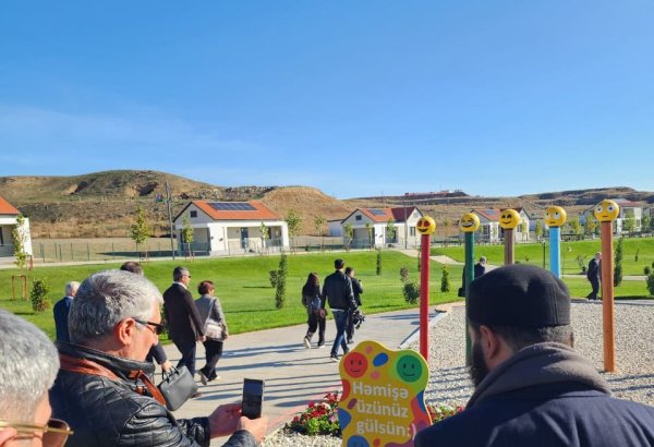 Ambassadors, heads of int'l organizations tour Azerbaijan's Horovlu (PHOTO/VIDEO)
