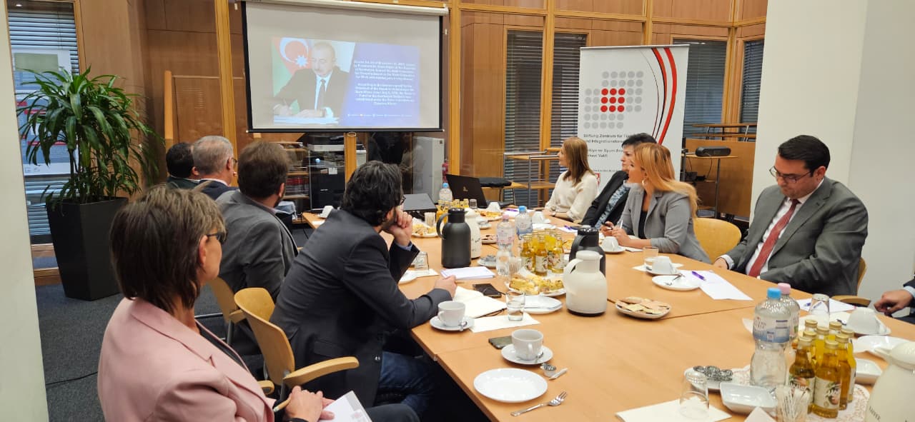 Azerbaijani community in Germany holds roundtable with local scholars (PHOTO)