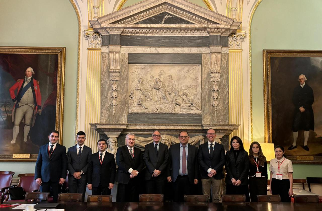 Azerbaijan, UK hold consular consultations (PHOTO)