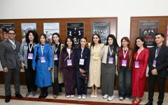 "How Much is Enough?" inclusive dance performance presented within "Art Weekend" (PHOTO)