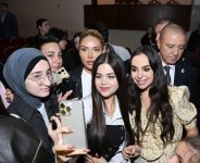 "How Much is Enough?" inclusive dance performance presented within "Art Weekend" (PHOTO)