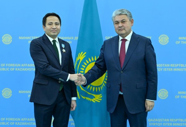 Kazakhstan awards ambassador to Azerbaijan Order of Honour (PHOTO)