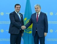 Kazakhstan awards ambassador to Azerbaijan Order of Honour (PHOTO)