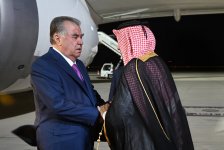 President of Tajikistan arrives in Qatar for high-level working visit (PHOTO)