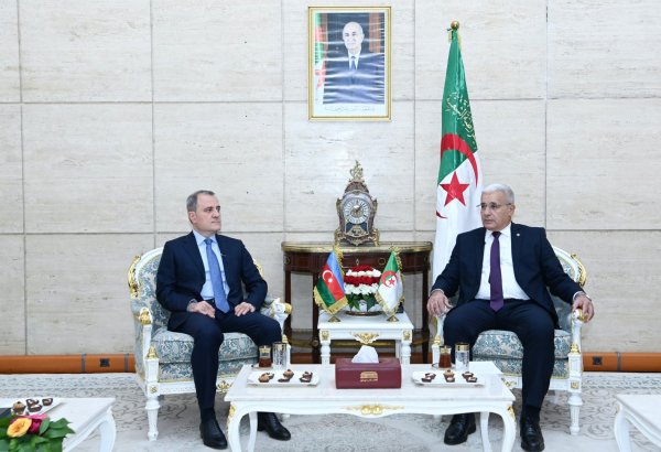 Azerbaijani FM meets with Speaker of Algerian Parliament (PHOTO)