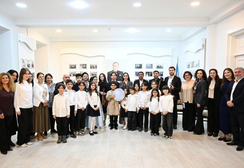 Heydar Aliyev Foundation VP Leyla Aliyeva visits Bulbul Secondary Specialized Music School (PHOTO)