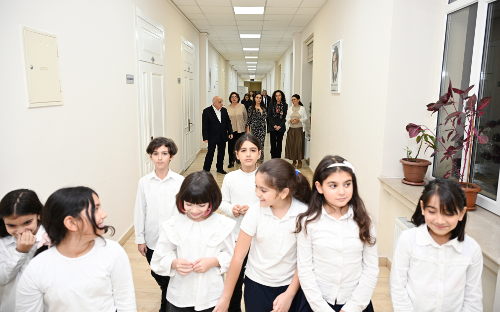 Heydar Aliyev Foundation VP Leyla Aliyeva visits Bulbul Secondary Specialized Music School (PHOTO)