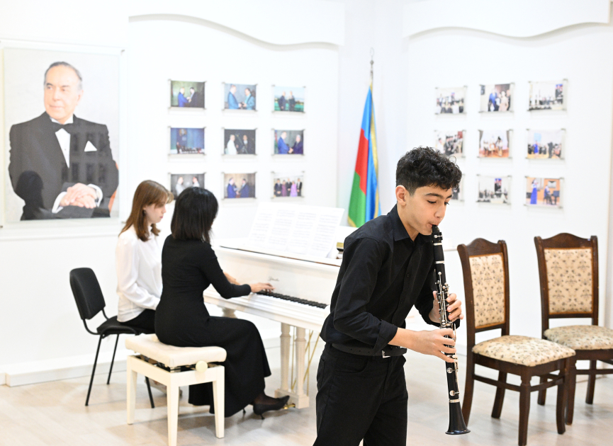 Heydar Aliyev Foundation VP Leyla Aliyeva visits Bulbul Secondary Specialized Music School (PHOTO)