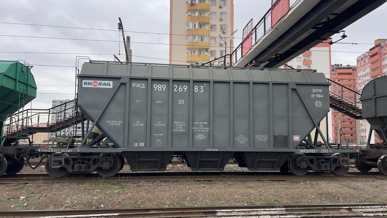 Azerbaijani tracks see passage of wheat train bound for Armenia (PHOTO/VIDEO)