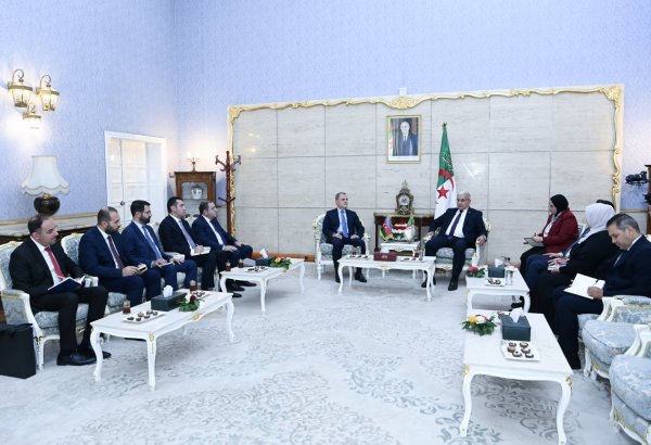 Azerbaijani foreign minister discusses bilateral and regional co-op issues in Algeria