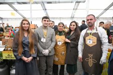 Heydar Aliyev Foundation VP Leyla Aliyeva and Head of Baku Media Center Arzu Aliyeva attend exhibition-sale fair of beekeeping products (PHOTO)