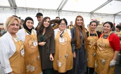 Heydar Aliyev Foundation VP Leyla Aliyeva and Head of Baku Media Center Arzu Aliyeva attend exhibition-sale fair of beekeeping products (PHOTO)
