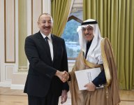 President Ilham Aliyev receives delegation of heads of member institutions of Arab Coordination Group (PHOTO/VIDEO)