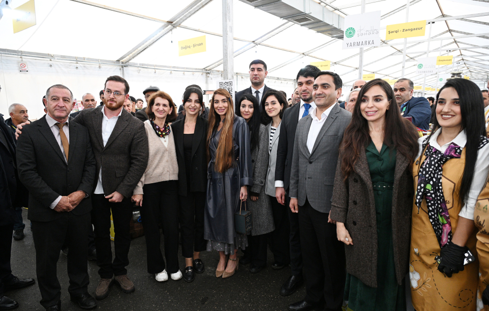 Heydar Aliyev Foundation VP Leyla Aliyeva and Head of Baku Media Center Arzu Aliyeva attend exhibition-sale fair of beekeeping products (PHOTO)