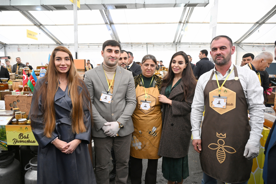 Heydar Aliyev Foundation VP Leyla Aliyeva and Head of Baku Media Center Arzu Aliyeva attend exhibition-sale fair of beekeeping products (PHOTO)