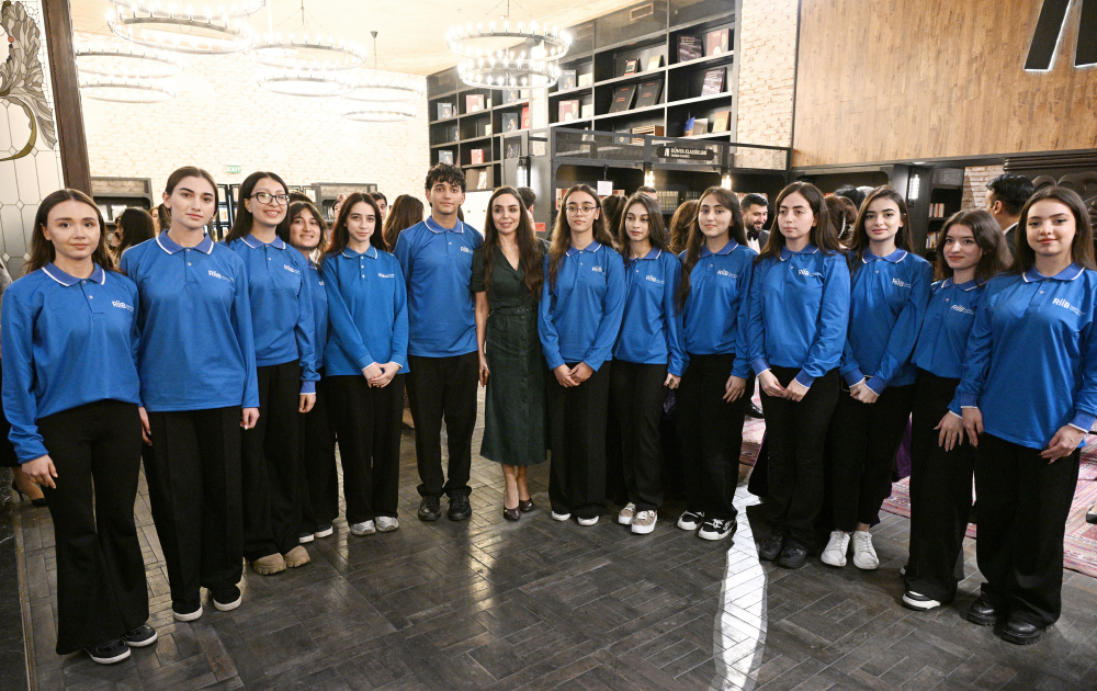 VP of Heydar Aliyev Foundation Leyla Aliyeva and Head of Baku Media Center Arzu Aliyeva attend “Joy of Victory” literary-musical evening at Baku Book Center (PHOTO)