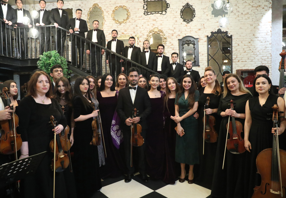 VP of Heydar Aliyev Foundation Leyla Aliyeva and Head of Baku Media Center Arzu Aliyeva attend “Joy of Victory” literary-musical evening at Baku Book Center (PHOTO)