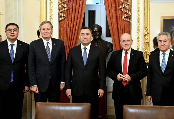 Kyrgyz president, U.S. senators discuss expanding trade and investment co-op in Washington