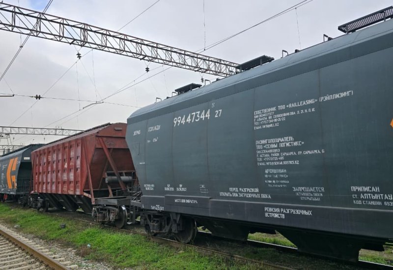 Train carrying Kazakh wheat to Armenia arrives in Baku (PHOTO/VIDEO)