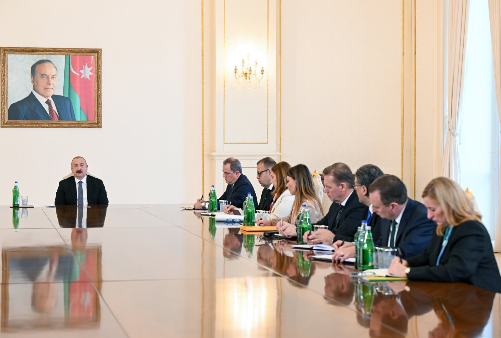 President Ilham Aliyev receives NATO delegation (PHOTO/VIDEO)