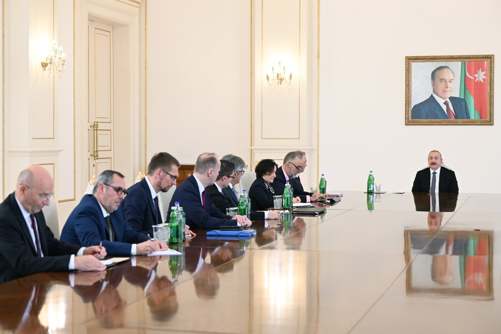 President Ilham Aliyev receives NATO delegation (PHOTO/VIDEO)
