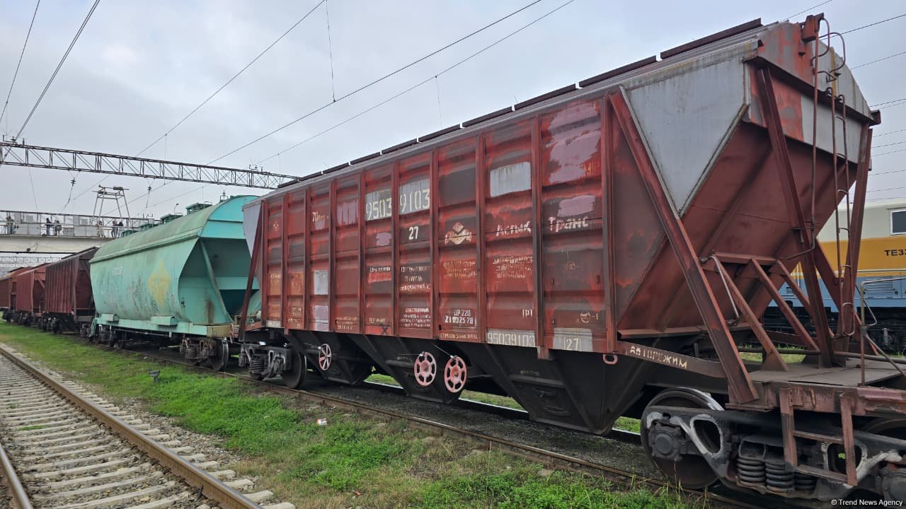 Freight train loaded with Kazakh wheat rolls out of Azerbaijan, bound for Armenia