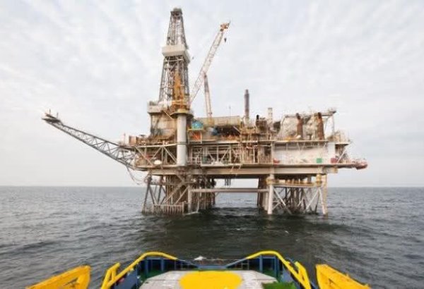Azerbaijan reveals latest estimates on oil and gas output from its Chirag platform