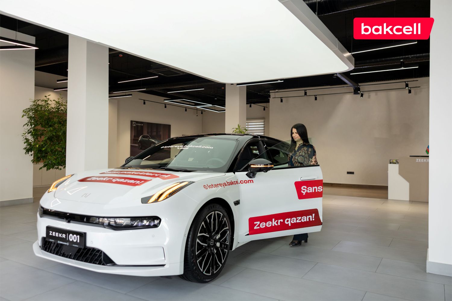 The 5th luxury car has been handed over to its owner in Bakcell’s lottery! (PHOTO)
