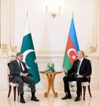 President Ilham Aliyev, Pakistan's PM hold limited format meeting (PHOTO)