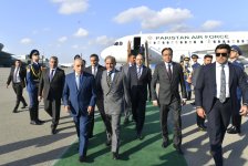 Pakistan's PM arrives in Azerbaijan (PHOTO)