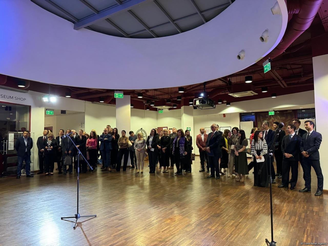 Azerbaijan donates Karabakh carpet to Polish Museum on eve of former's Victory Day (PHOTO)