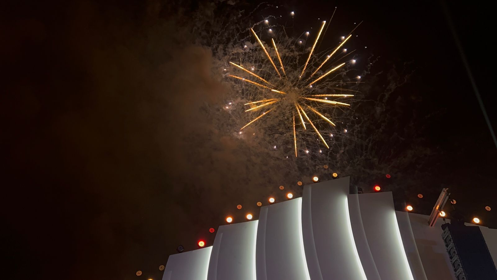 Baku celebrates Victory Day with grand fireworks show (PHOTO/VIDEO)
