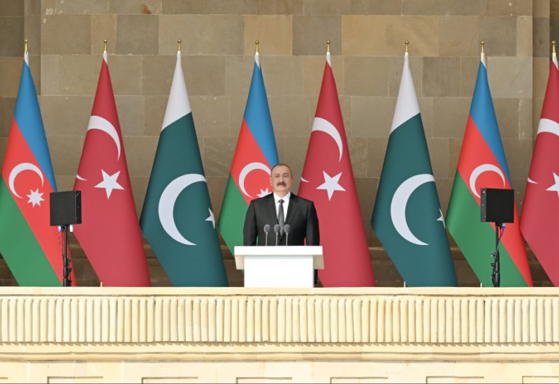 President Ilham Aliyev, First Lady Mehriban Aliyeva, President Erdoğan, Pakistani PM attend Military Parade in Baku (PHOTO/VIDEO)