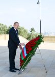 President Ilham Aliyev, First Lady Mehriban Aliyeva visit Alley of Martyrs (PHOTO/VIDEO)