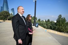 President Ilham Aliyev, First Lady Mehriban Aliyeva visit Alley of Martyrs (PHOTO/VIDEO)