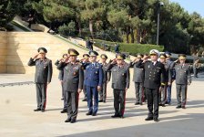 Azerbaijan's MoD leadership visits graves of National Leader Heydar Aliyev and martyrs (PHOTO)