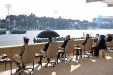 President Ilham Aliyev, First Lady Mehriban Aliyeva, President Erdoğan, Pakistani PM attend Military Parade in Baku (PHOTO/VIDEO)