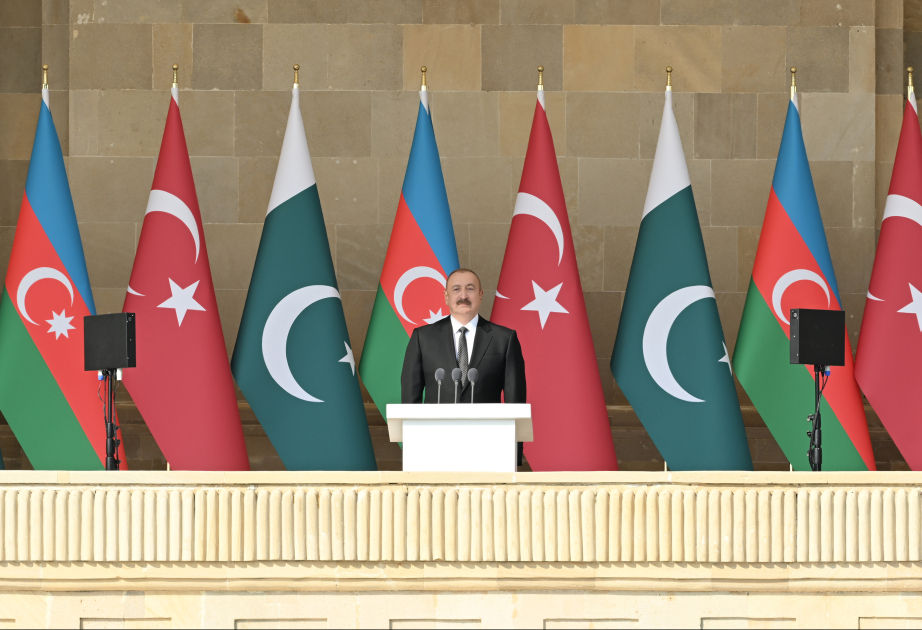 President Ilham Aliyev, First Lady Mehriban Aliyeva, President Erdoğan, Pakistani PM attend Military Parade in Baku (PHOTO/VIDEO)