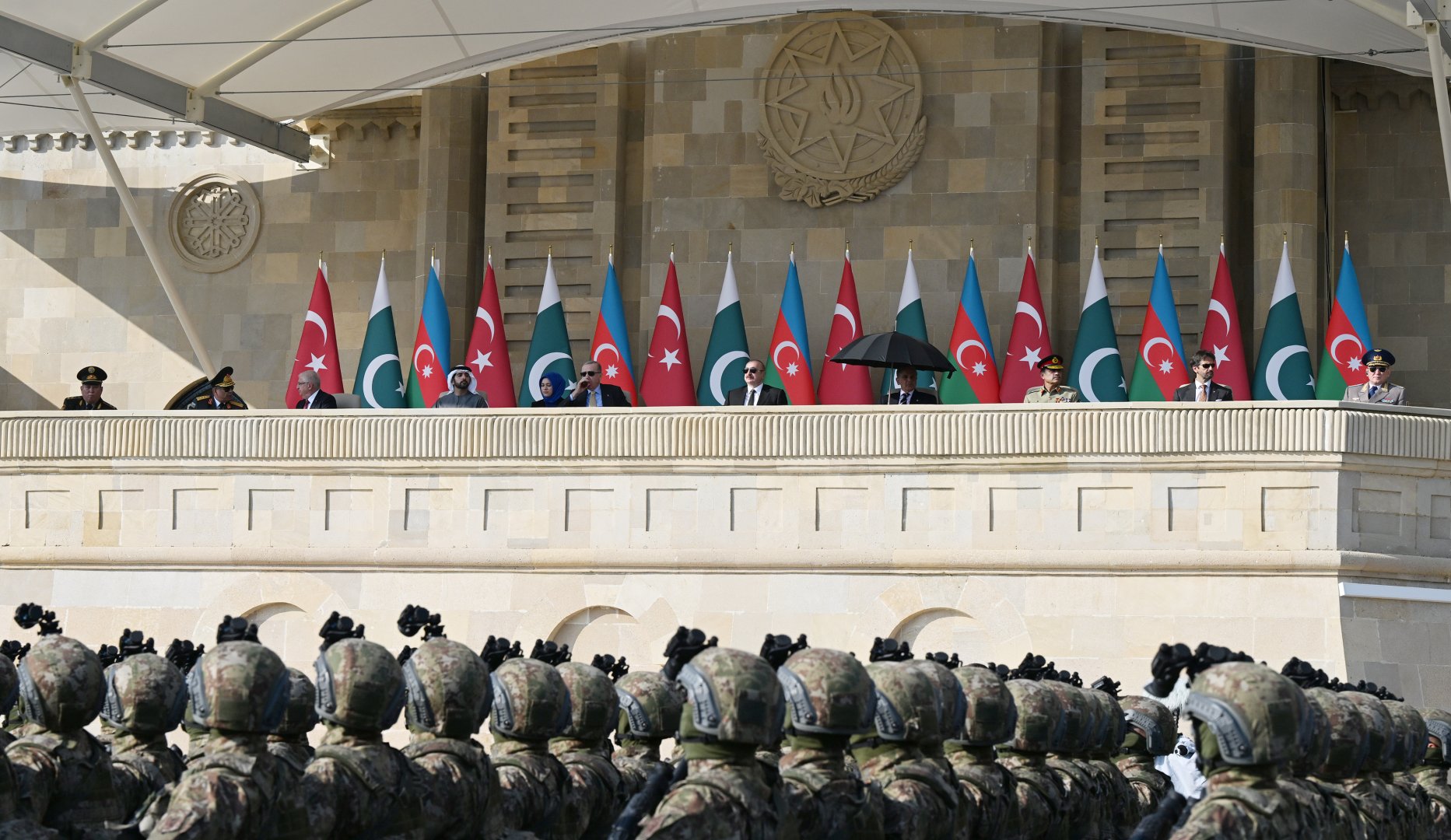 President Ilham Aliyev, First Lady Mehriban Aliyeva, President Erdoğan, Pakistani PM attend Military Parade in Baku (PHOTO/VIDEO)