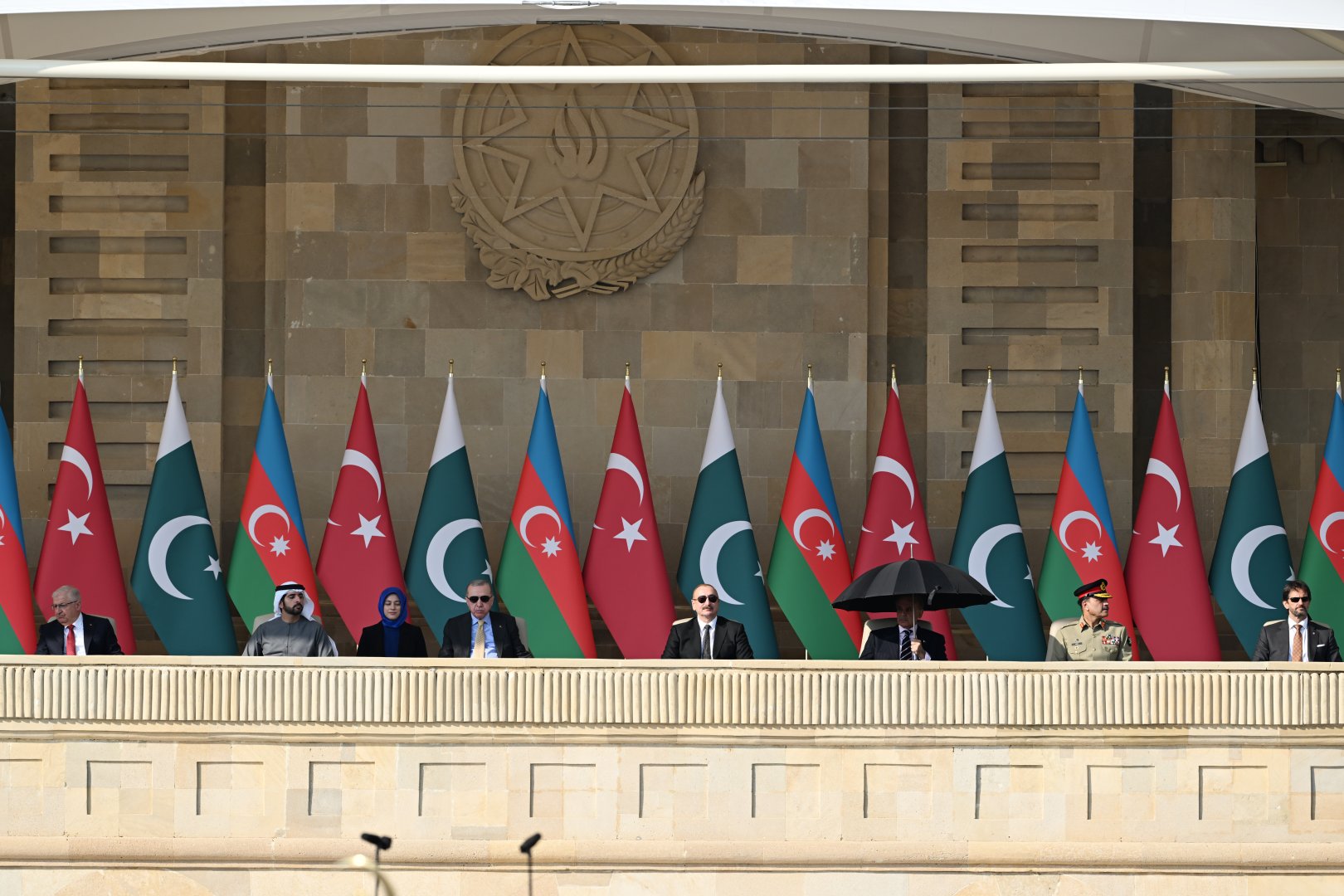 President Ilham Aliyev, First Lady Mehriban Aliyeva, President Erdoğan, Pakistani PM attend Military Parade in Baku (PHOTO/VIDEO)