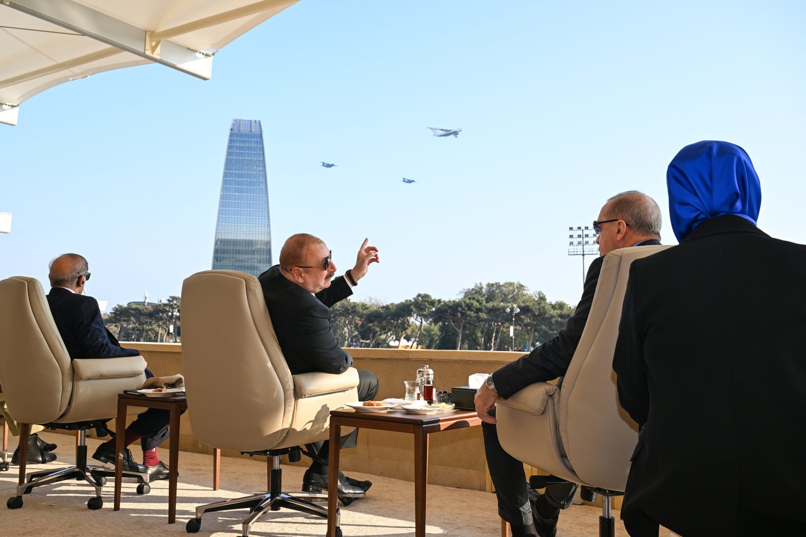 President Ilham Aliyev, First Lady Mehriban Aliyeva, President Erdoğan, Pakistani PM attend Military Parade in Baku (PHOTO/VIDEO)
