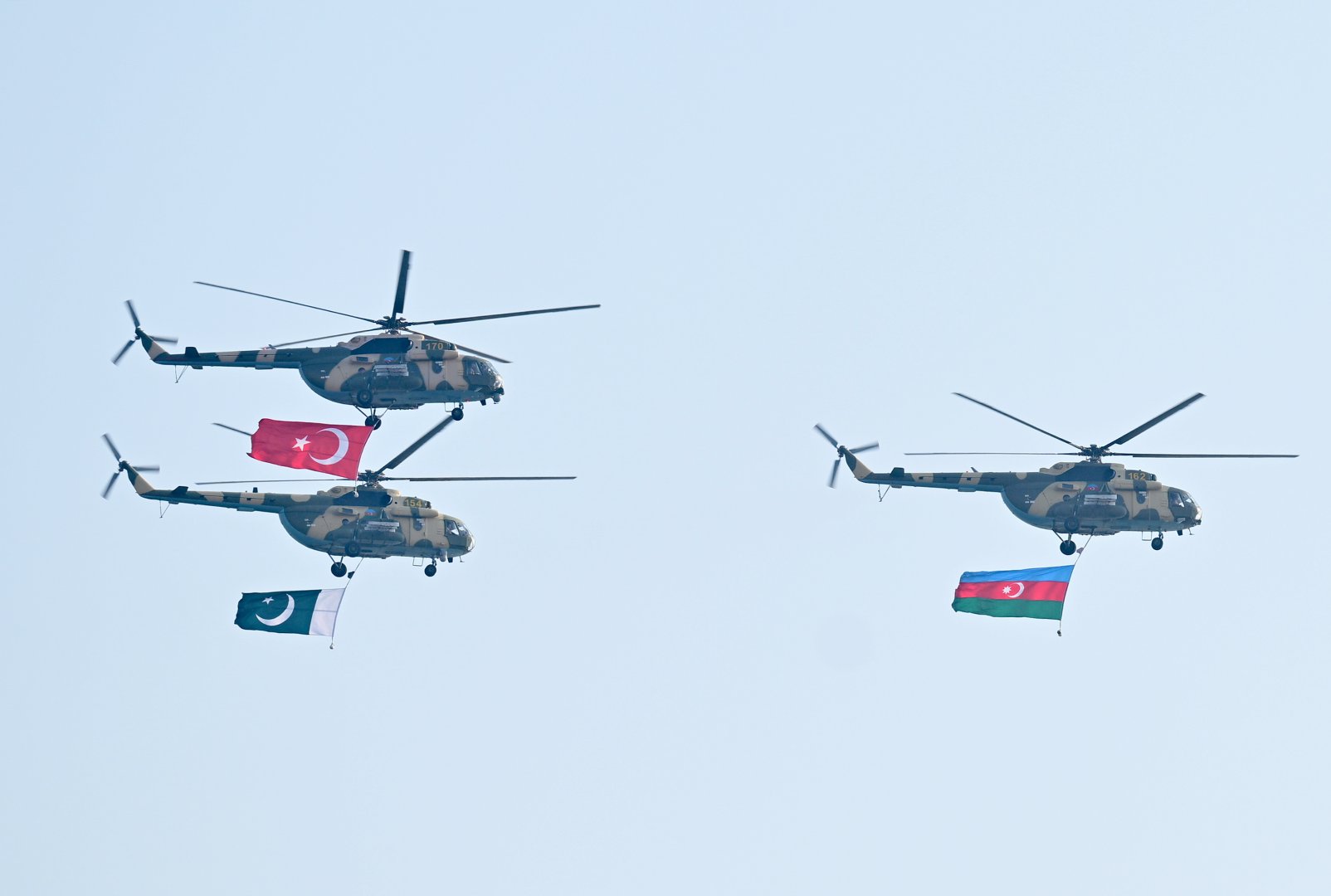 President Ilham Aliyev, First Lady Mehriban Aliyeva, President Erdoğan, Pakistani PM attend Military Parade in Baku (PHOTO/VIDEO)