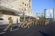President Ilham Aliyev, First Lady Mehriban Aliyeva, President Erdoğan, Pakistani PM attend Military Parade in Baku (PHOTO/VIDEO)