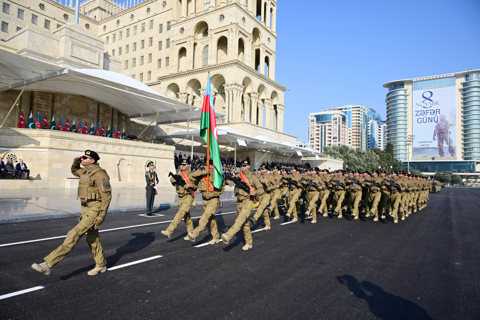 President Ilham Aliyev, First Lady Mehriban Aliyeva, President Erdoğan, Pakistani PM attend Military Parade in Baku (PHOTO/VIDEO)