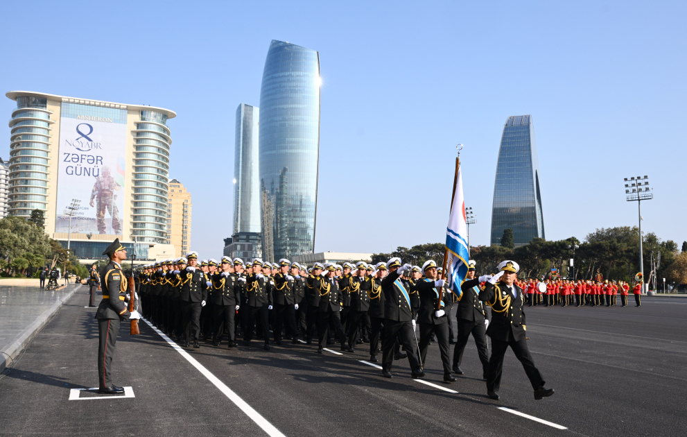 President Ilham Aliyev, First Lady Mehriban Aliyeva, President Erdoğan, Pakistani PM attend Military Parade in Baku (PHOTO/VIDEO)