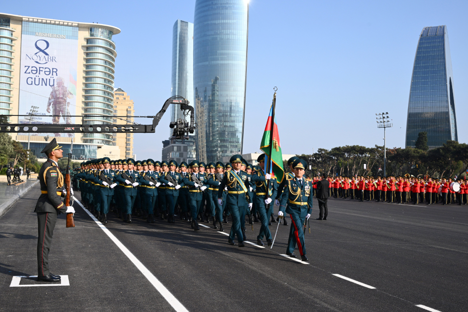 President Ilham Aliyev, First Lady Mehriban Aliyeva, President Erdoğan, Pakistani PM attend Military Parade in Baku (PHOTO/VIDEO)